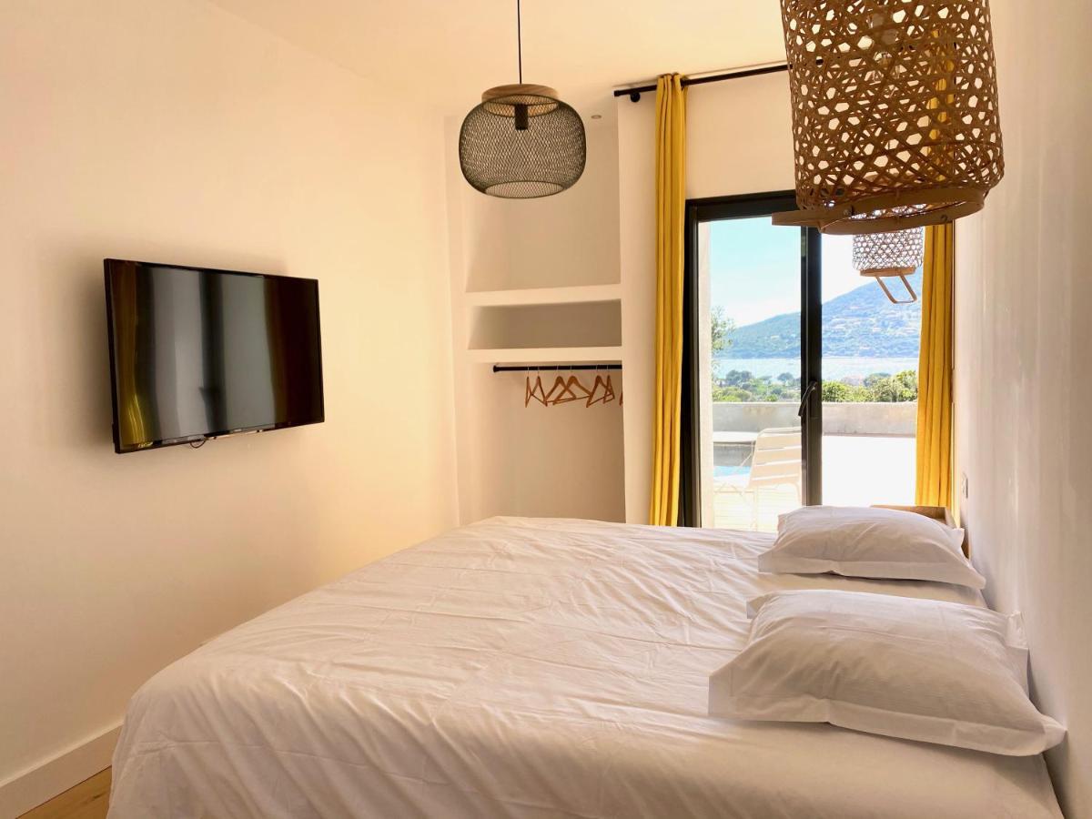 Villas De Standing Avec Magnifique Vue Mer Et Piscines Privees, Sagone Sagone  Kültér fotó