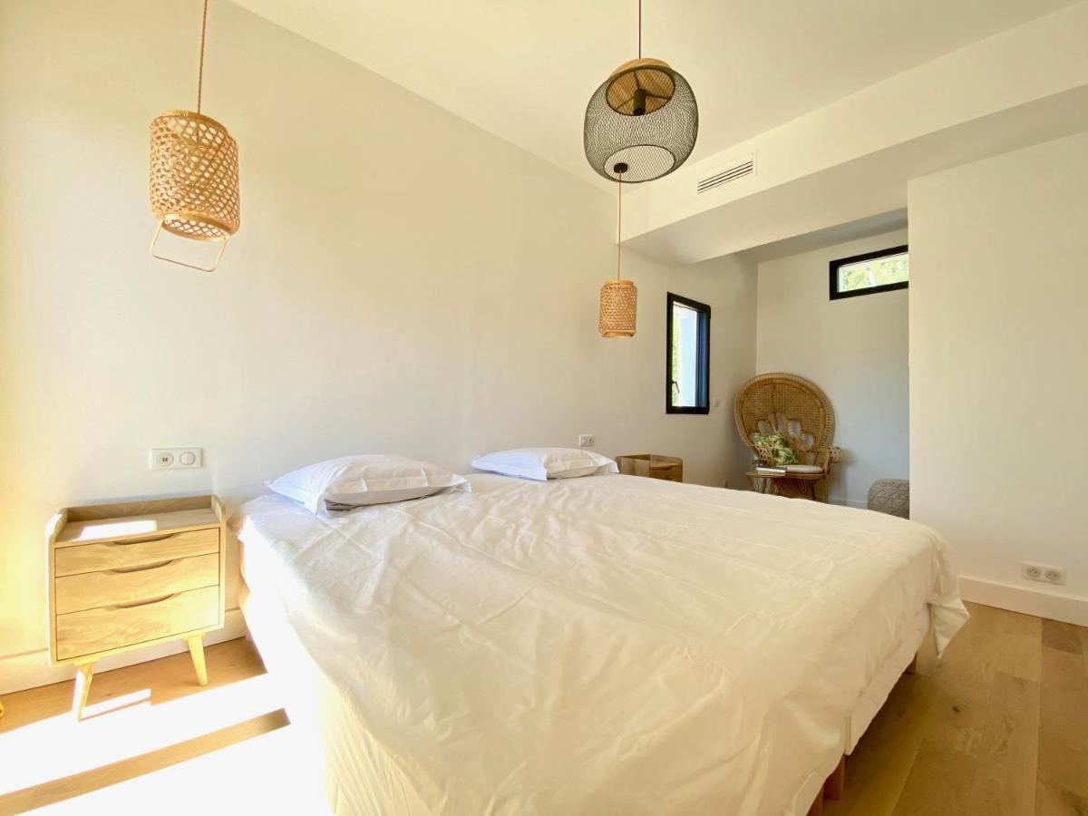 Villas De Standing Avec Magnifique Vue Mer Et Piscines Privees, Sagone Sagone  Kültér fotó