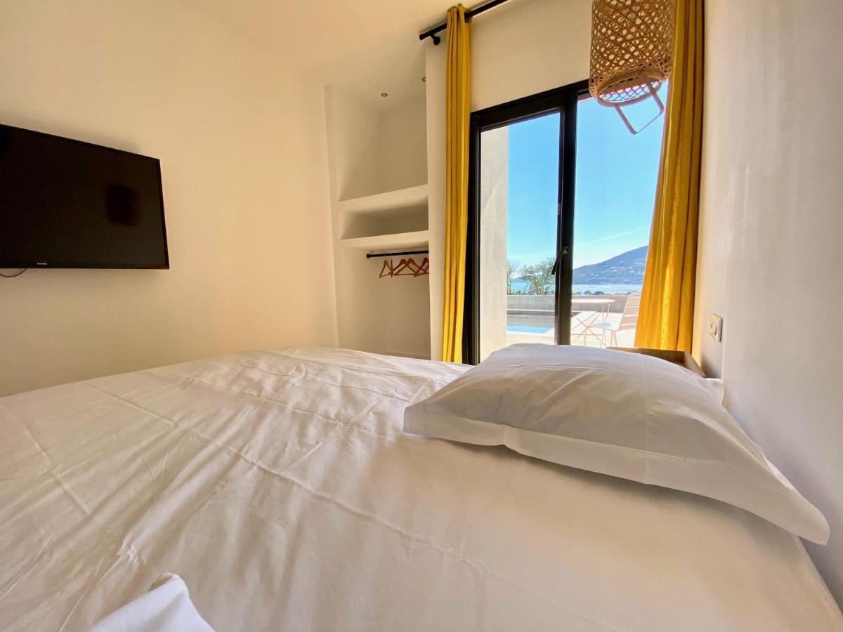 Villas De Standing Avec Magnifique Vue Mer Et Piscines Privees, Sagone Sagone  Kültér fotó