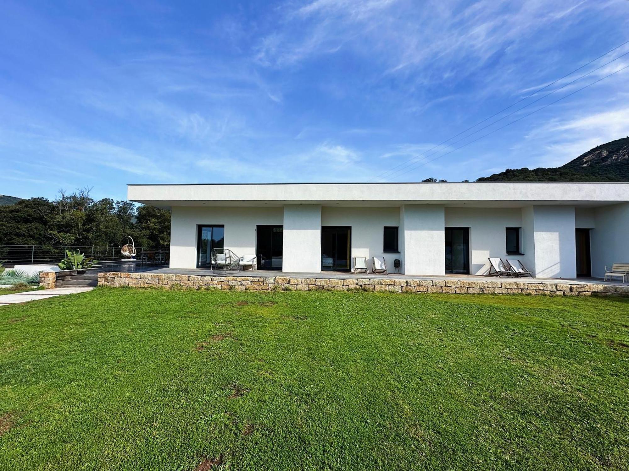 Villas De Standing Avec Magnifique Vue Mer Et Piscines Privees, Sagone Sagone  Kültér fotó